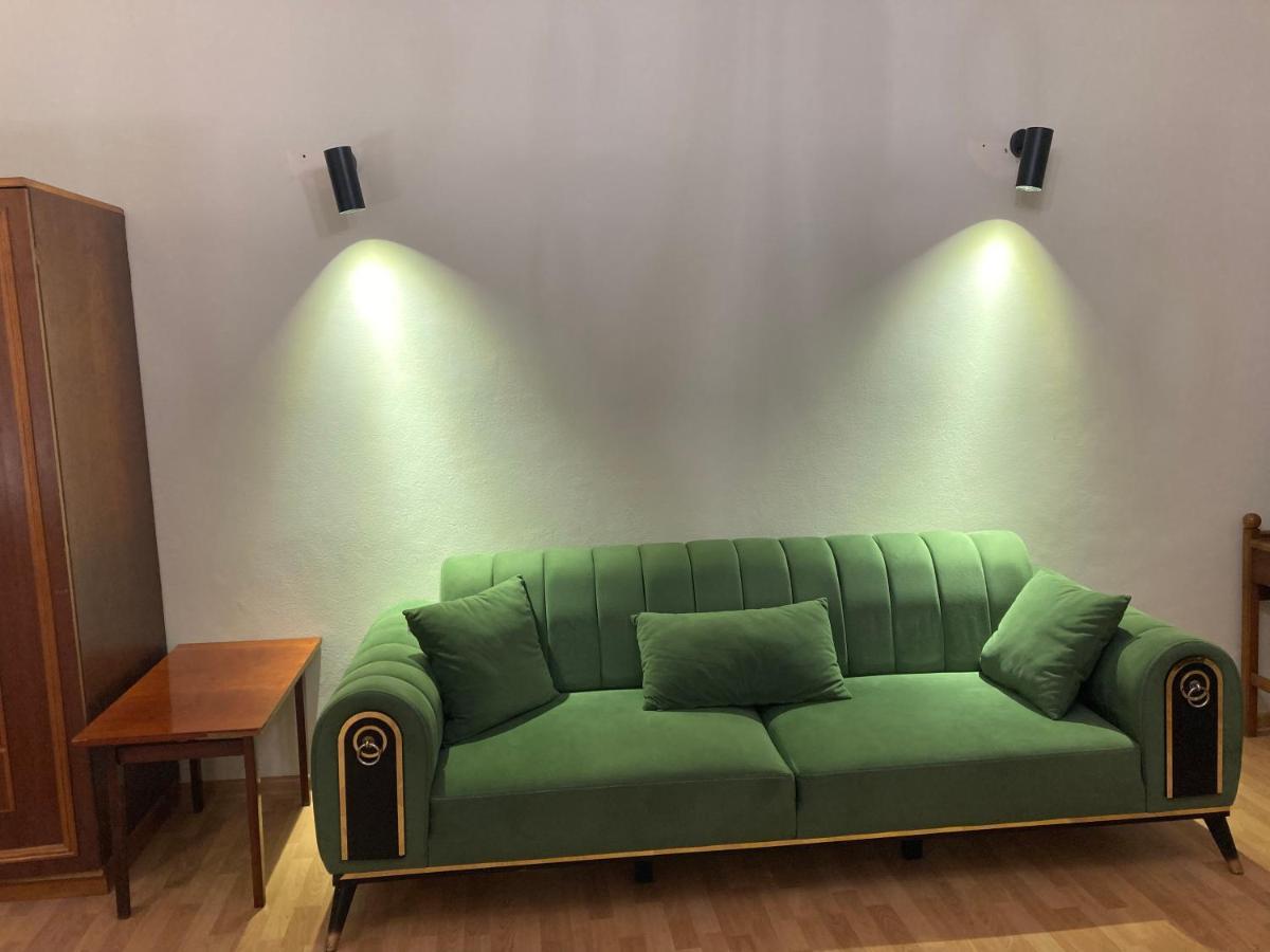 Apartment Kostava 10 บาทูมิ ภายนอก รูปภาพ