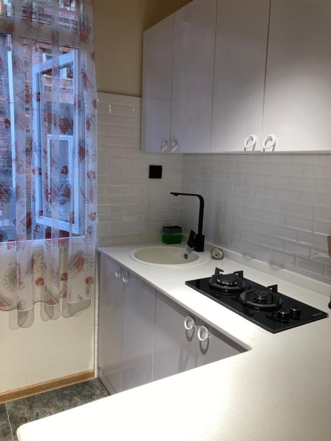 Apartment Kostava 10 บาทูมิ ภายนอก รูปภาพ