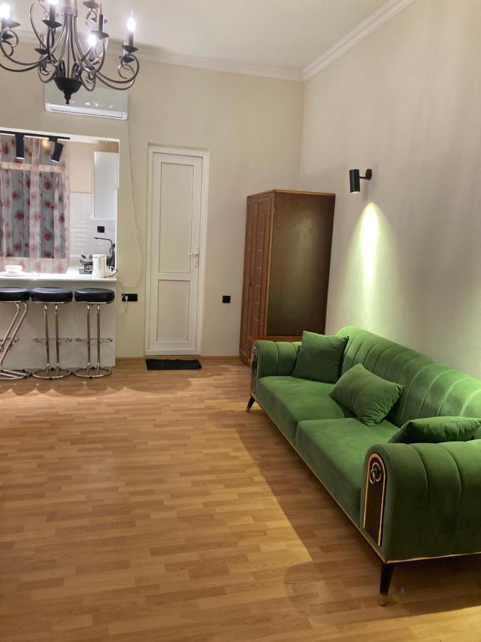 Apartment Kostava 10 บาทูมิ ภายนอก รูปภาพ