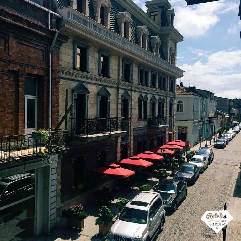 Apartment Kostava 10 บาทูมิ ภายนอก รูปภาพ
